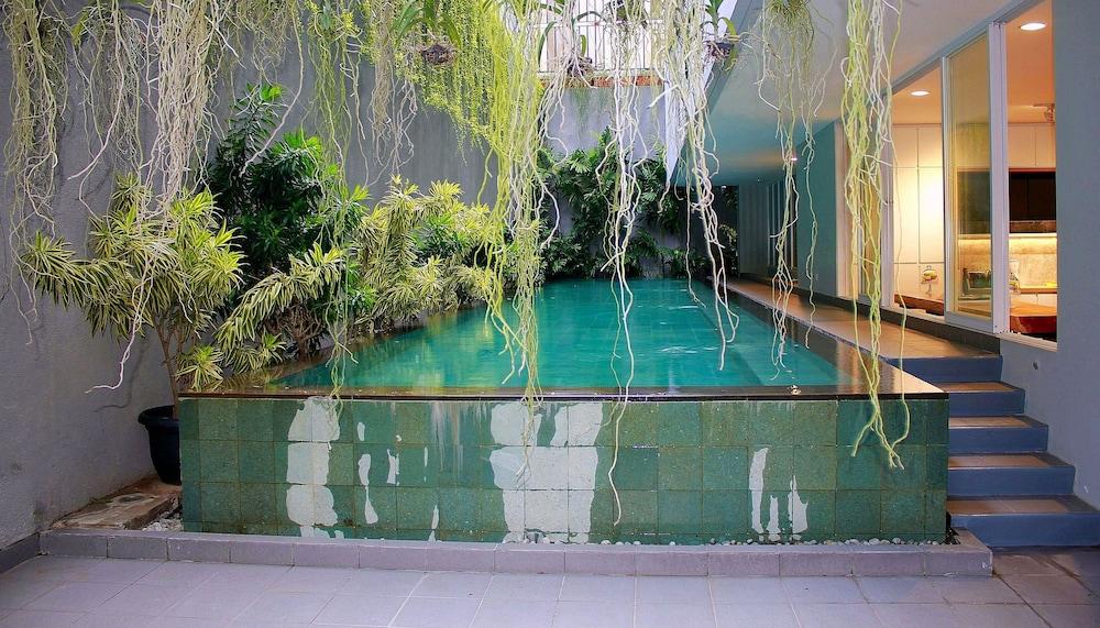 Zen Rooms Patra Kuningan Syariah Jakarta Eksteriør bilde