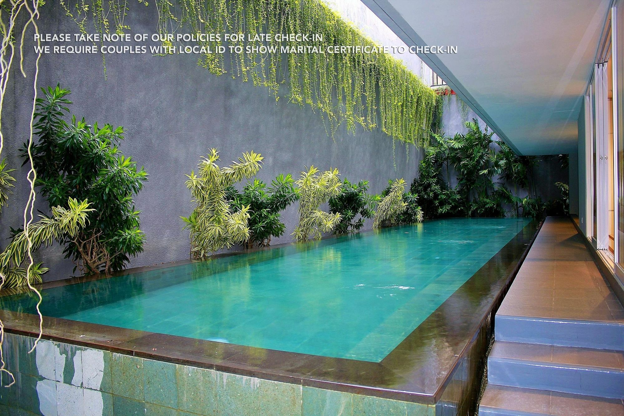 Zen Rooms Patra Kuningan Syariah Jakarta Eksteriør bilde
